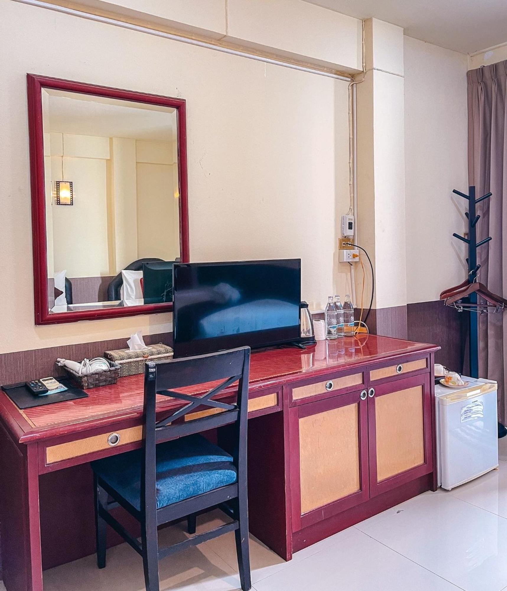 Baik Suite Bangkok Exterior foto